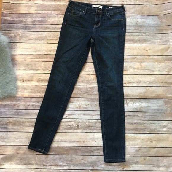Bullhead Dark Wash Mid Rise Skinniest Jeans 26 - Picture 6 of 7